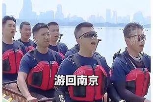 不容易？库里突破罕见获得两罚 振臂怒吼庆祝